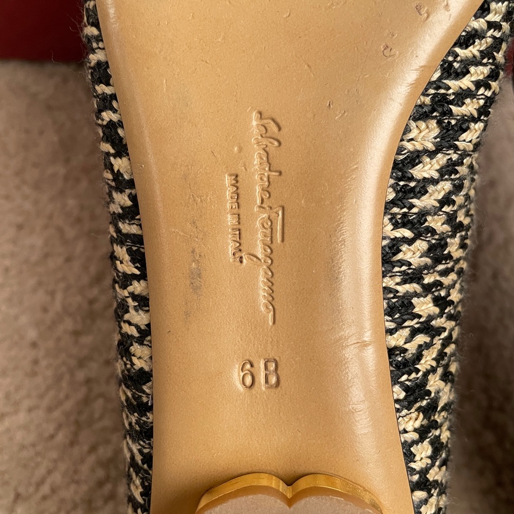 Salvatore Ferragamo Women's Sarno Bow Loafer Size 6B - Picture 8 of 9